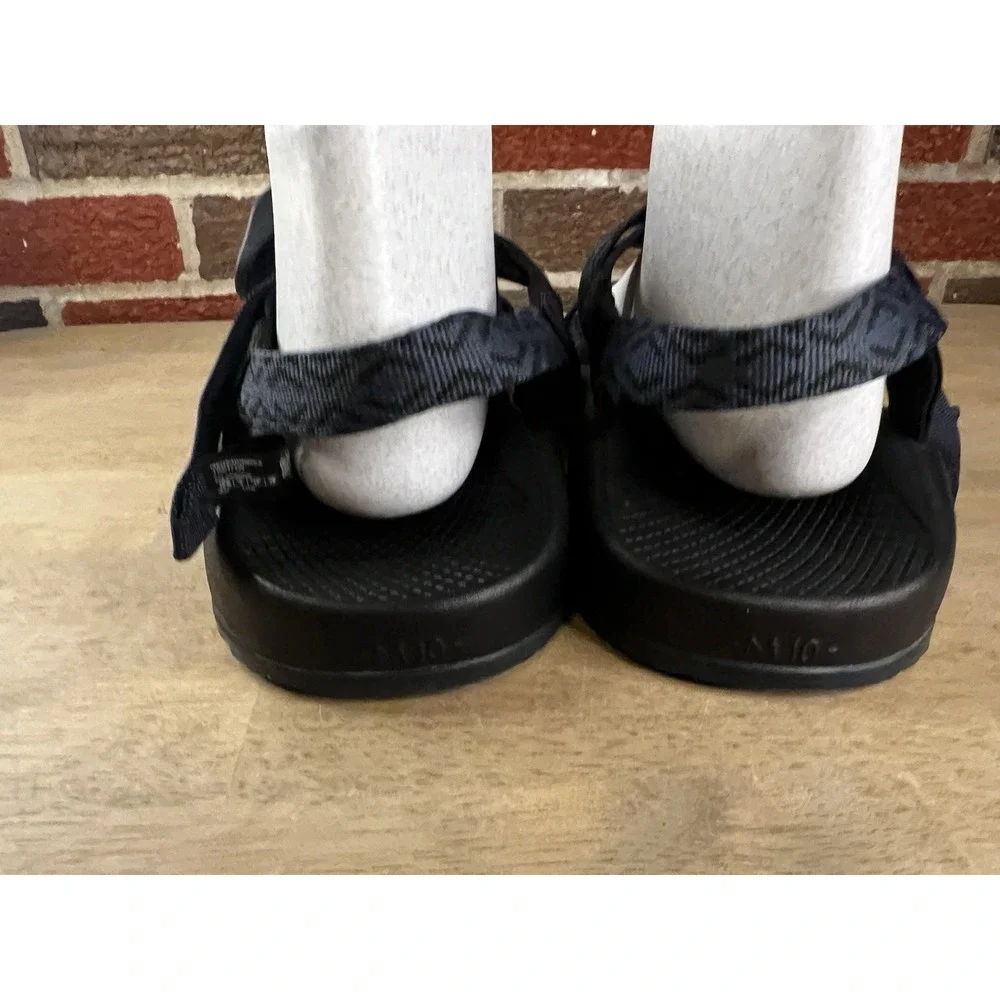 Chaco Z2 Classic Mens Size 10 Sandals Stepped Navy Blue Black Red Hiking Water